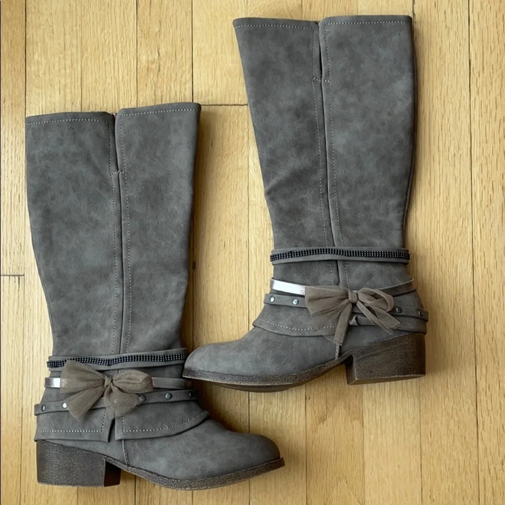 WORN ONCE Olive & Edie TAUPE color